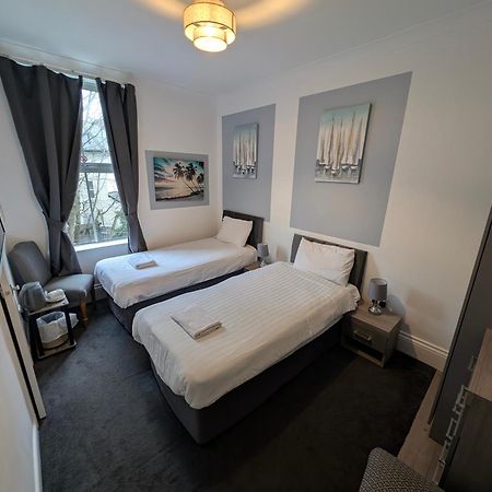 Cecil Court Hotel Борнмът Екстериор снимка
