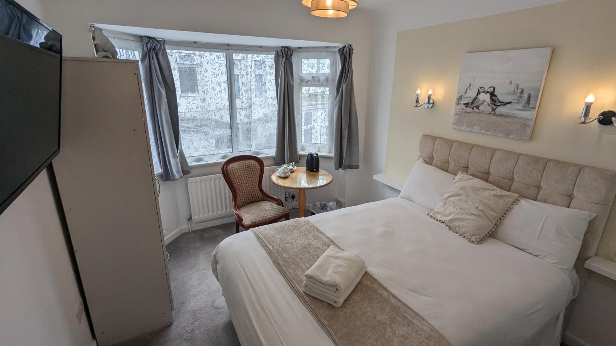 Cecil Court Hotel Борнмът Екстериор снимка