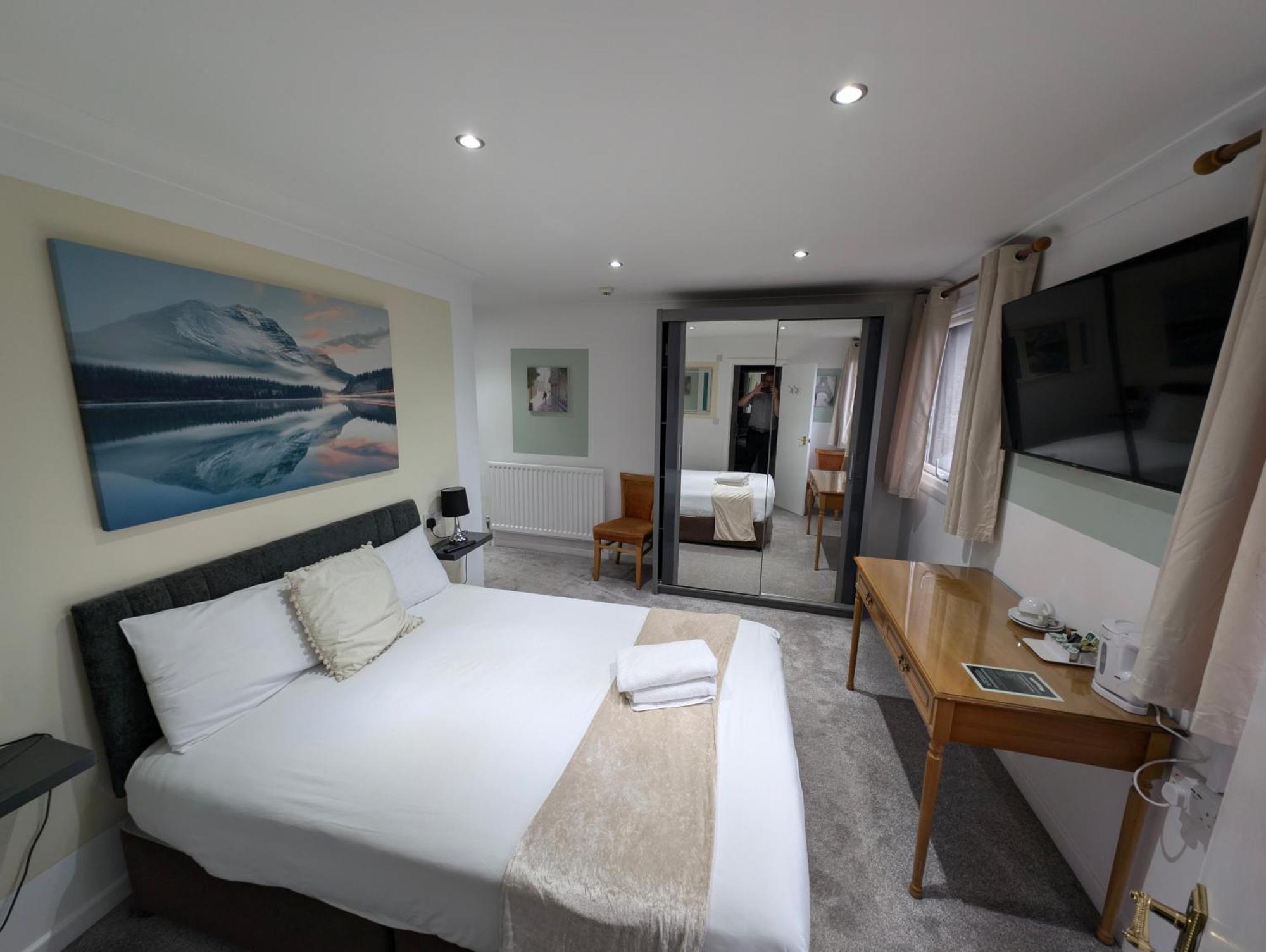 Cecil Court Hotel Борнмът Екстериор снимка