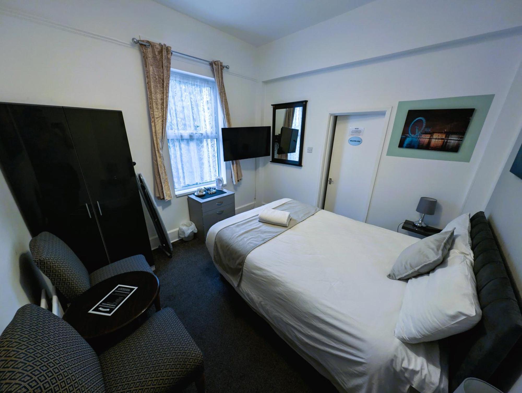 Cecil Court Hotel Борнмът Екстериор снимка