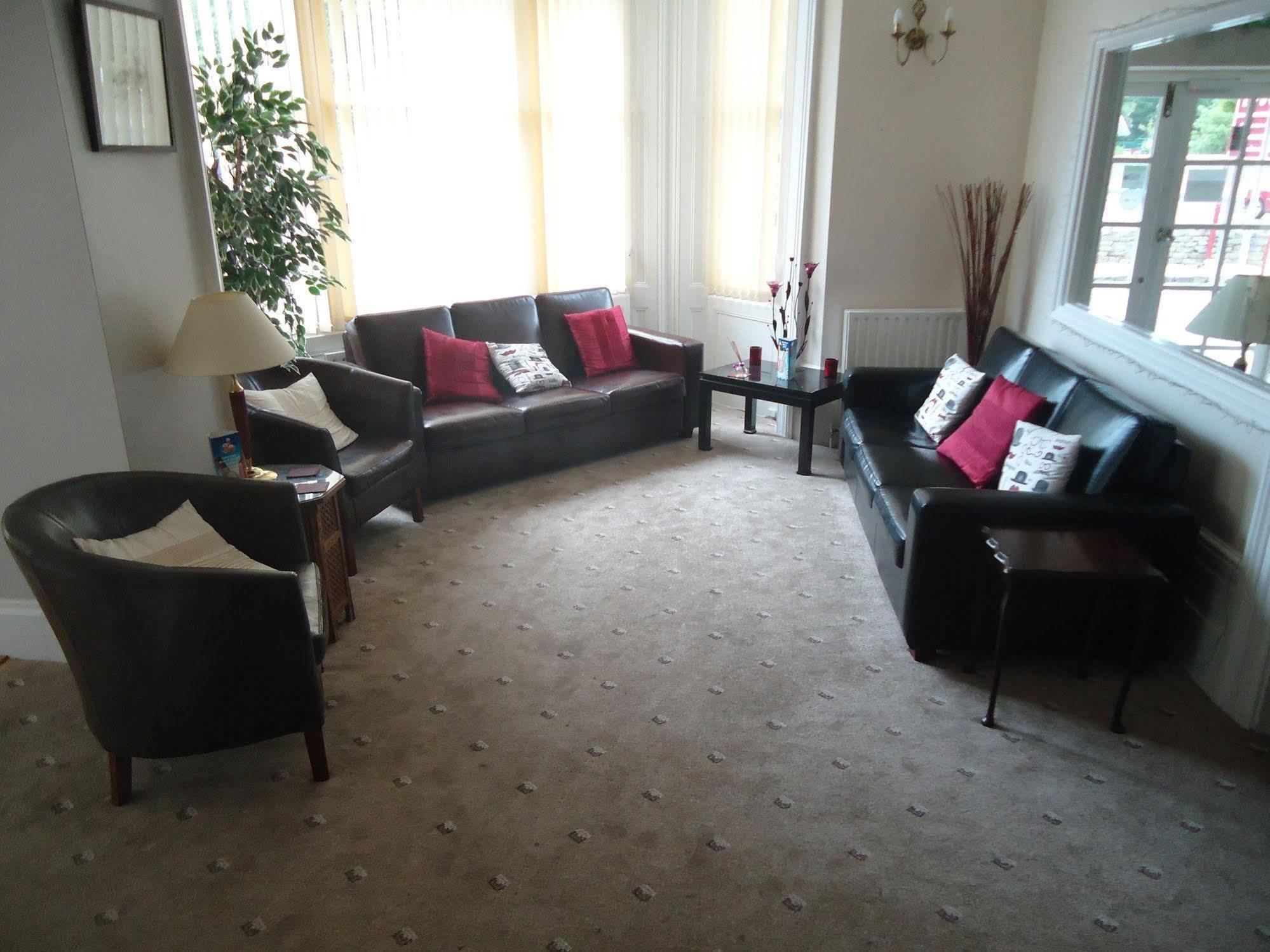 Cecil Court Hotel Борнмът Екстериор снимка
